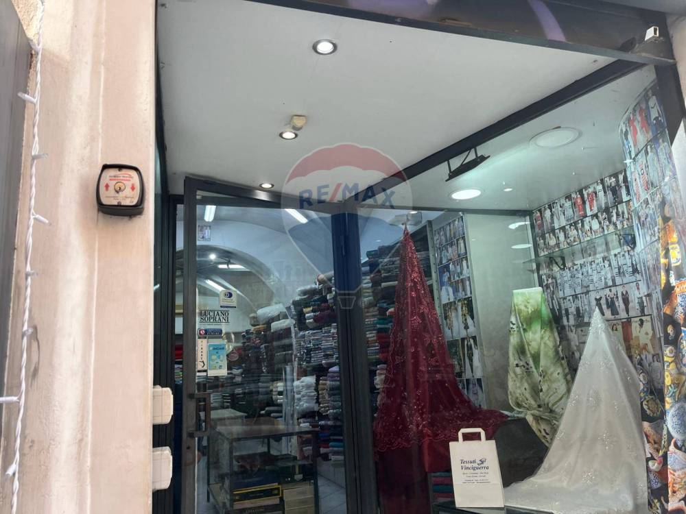 negozio in vendita a Catania in zona Centro Storico