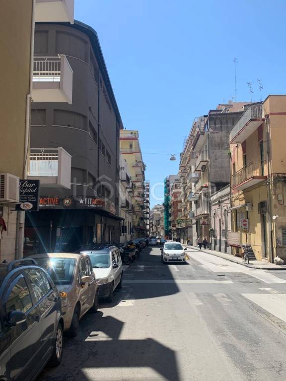 locale commerciale in vendita a Catania