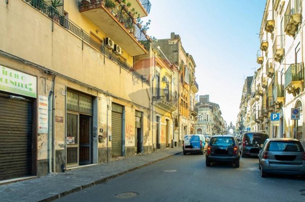 locale commerciale in vendita a Catania in zona Centro Storico