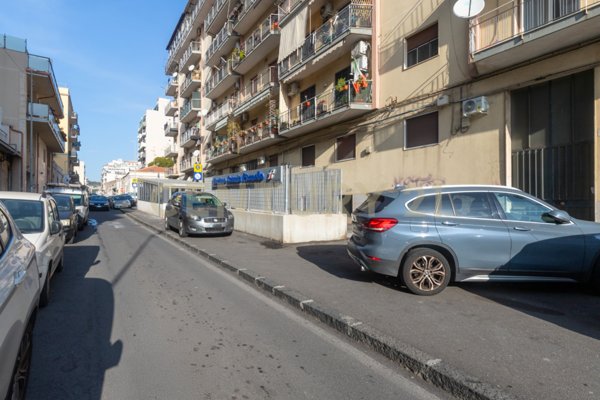 locale commerciale in vendita a Catania in zona Picanello
