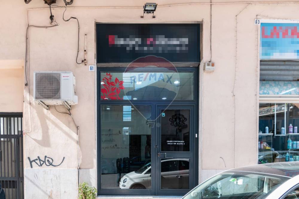 locale commerciale in vendita a Catania