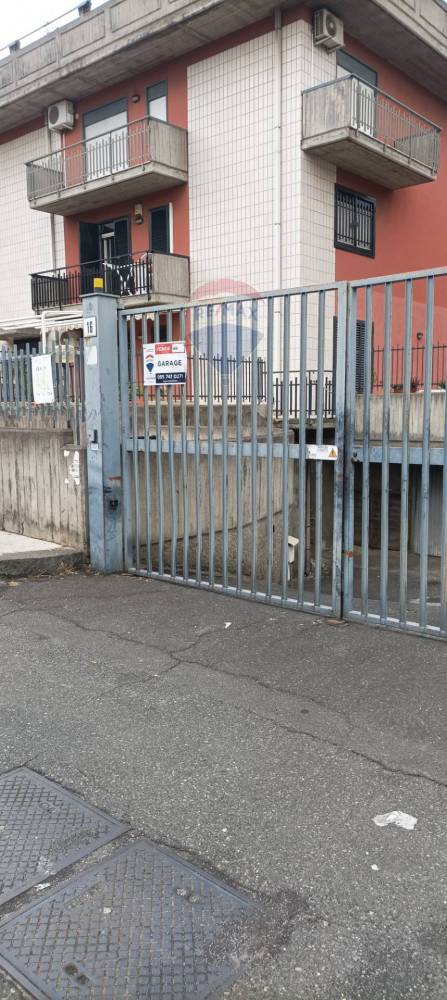 locale di sgombero in vendita a Catania in zona Canalicchio