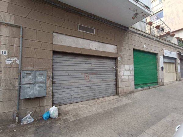 negozio in vendita a Catania in zona San Leone