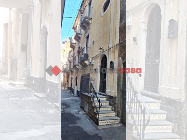 casa indipendente in vendita a Catania in zona Centro Storico