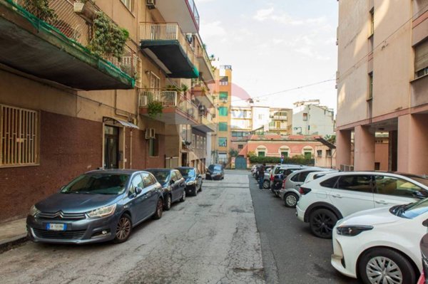 locale commerciale in vendita a Catania
