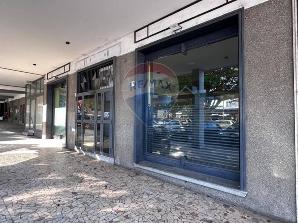 locale commerciale in vendita a Catania