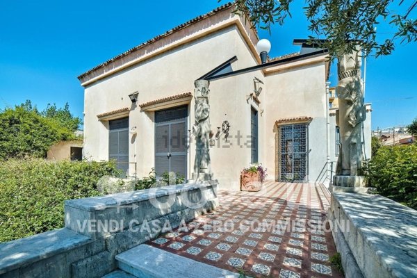 casa indipendente in vendita a Catania