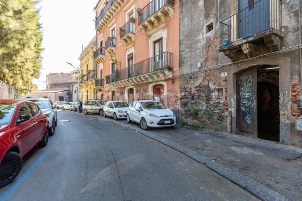 casa indipendente in vendita a Catania in zona Centro Storico