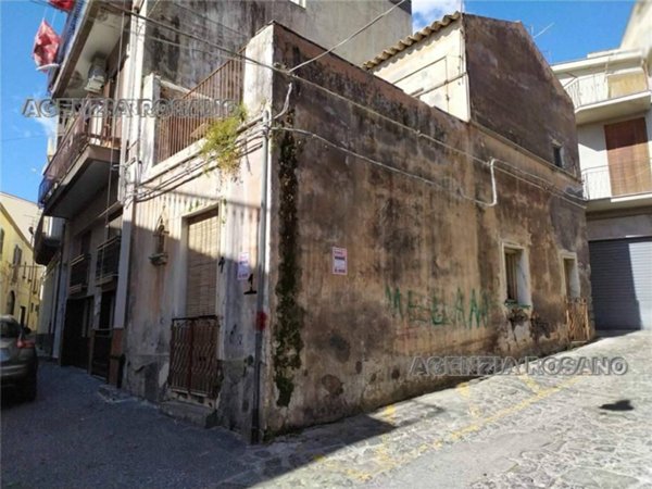 casa indipendente in vendita a Catania in zona Centro Storico