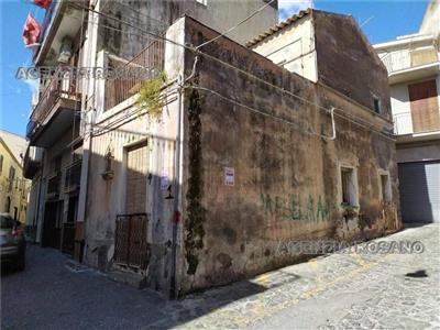 casa indipendente in vendita a Catania in zona Centro Storico