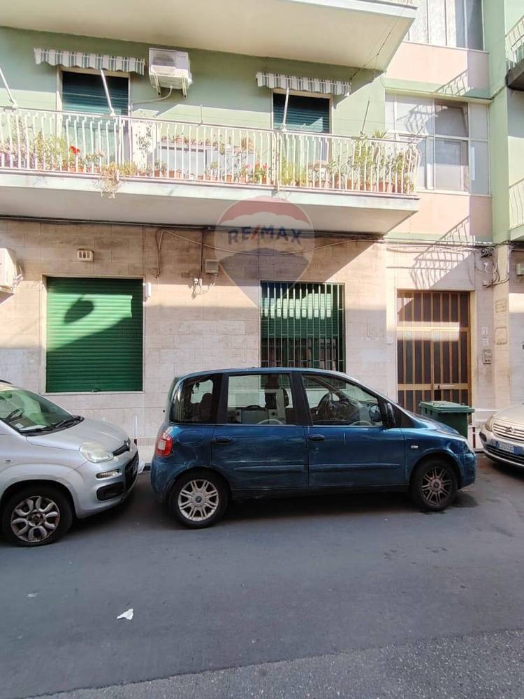 locale commerciale in vendita a Catania in zona Centro Storico