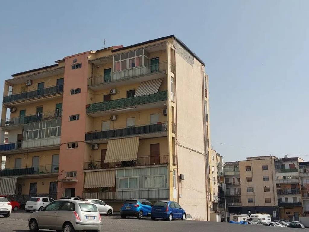 appartamento in vendita a Catania in zona Villaggio Sant'Agata