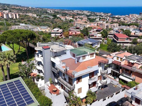 casa indipendente in vendita a Catania in zona Canalicchio