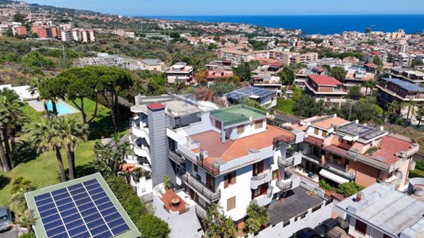 casa indipendente in vendita a Catania in zona Canalicchio