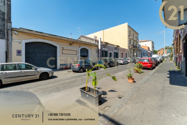 locale commerciale in vendita a Catania in zona Picanello
