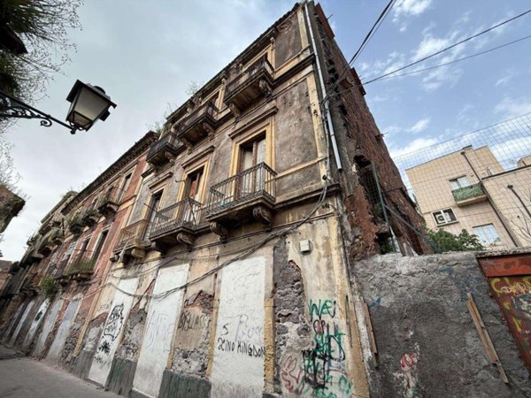 casa indipendente in vendita a Catania in zona Centro Storico