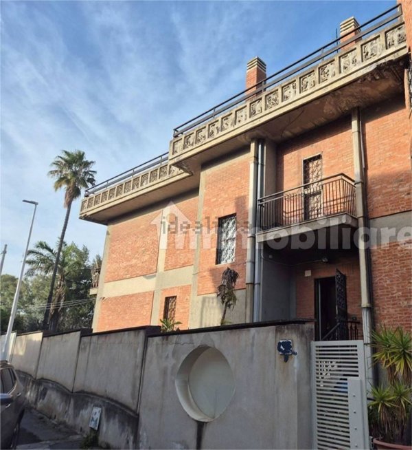 casa indipendente in vendita a Catania