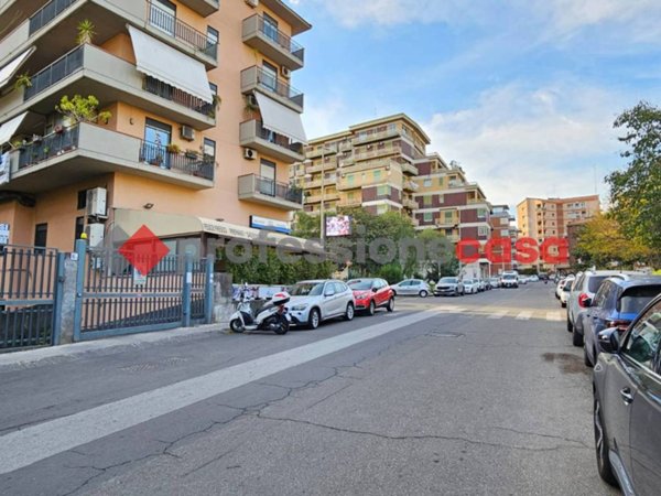 locale commerciale in vendita a Catania