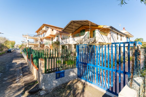 casa indipendente in vendita a Catania