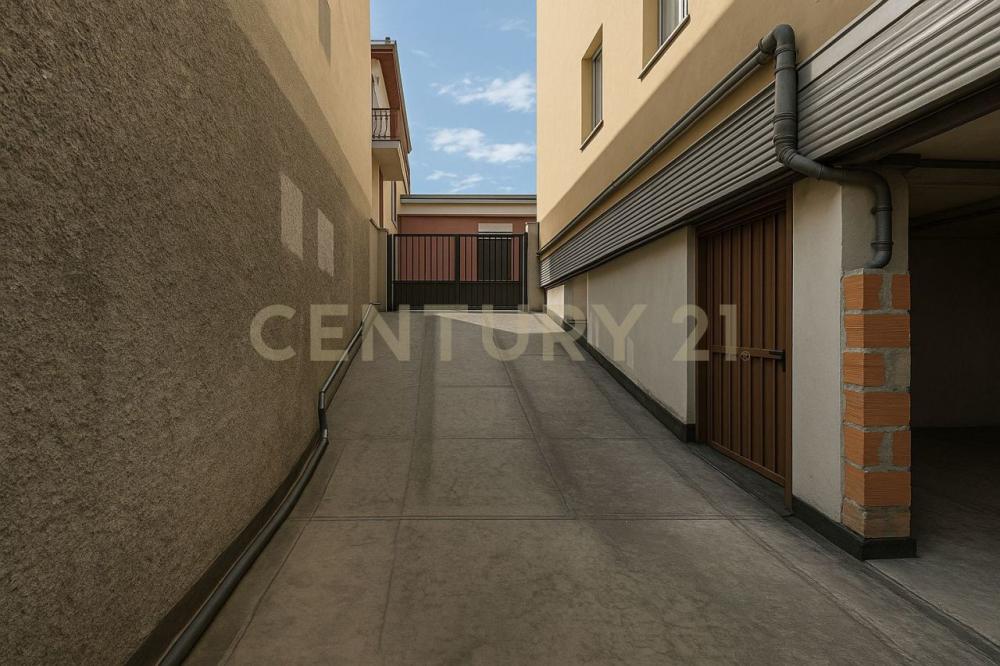 locale di sgombero in vendita a Catania