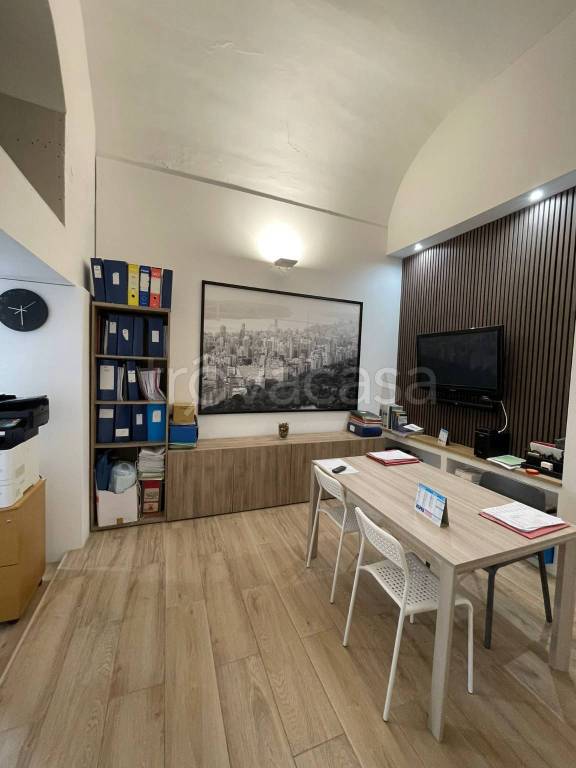 locale commerciale in vendita a Catania