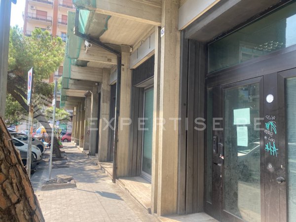 locale commerciale in vendita a Catania