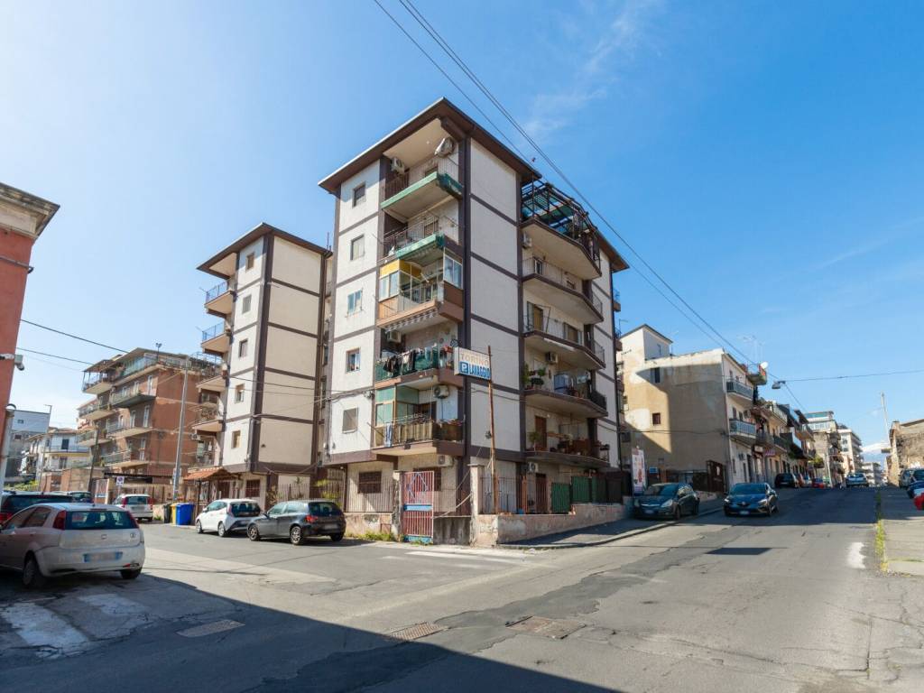casa indipendente in vendita a Catania