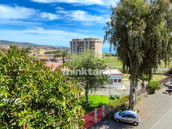 appartamento in vendita a Catania in zona Ognina