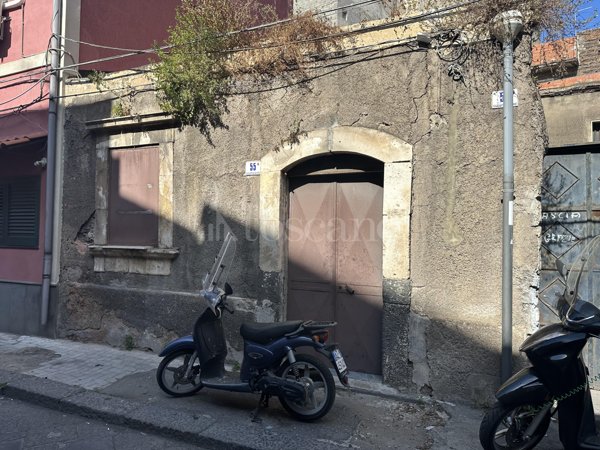 casa semindipendente in vendita a Catania in zona Centro Storico