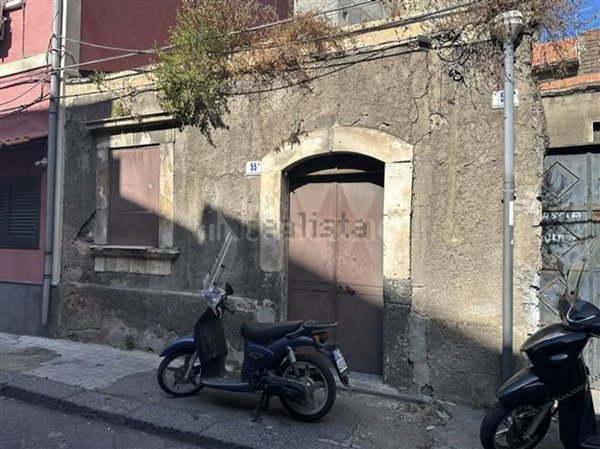 appartamento in vendita a Catania in zona Centro Storico