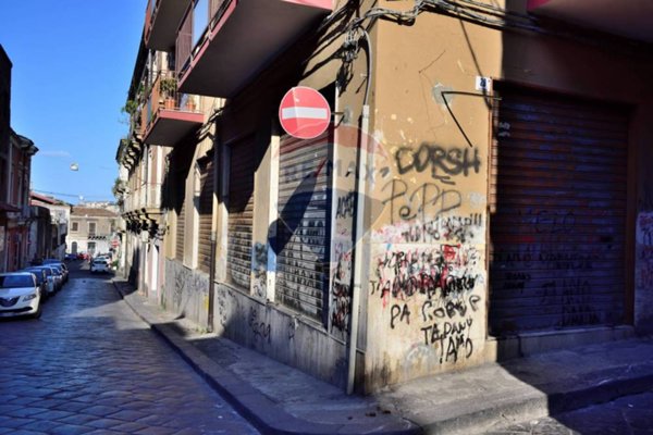 negozio in vendita a Catania in zona Centro Storico