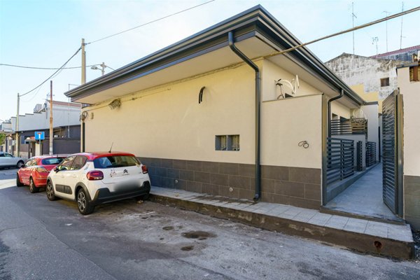 casa indipendente in vendita a Catania in zona Canalicchio