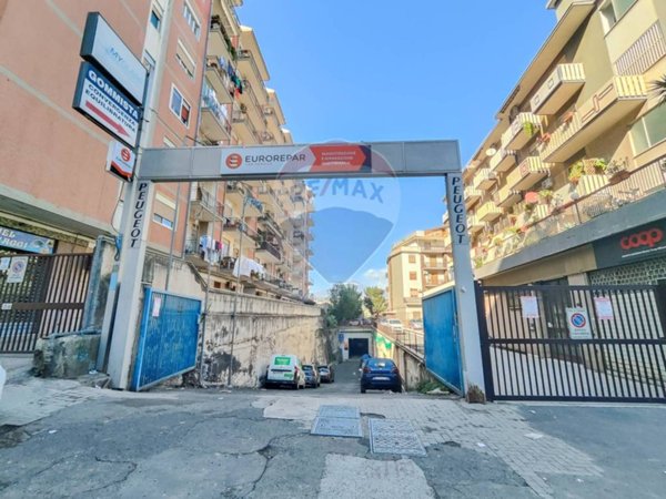 locale commerciale in vendita a Catania