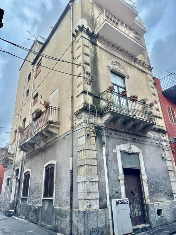 casa indipendente in vendita a Catania in zona Centro Storico