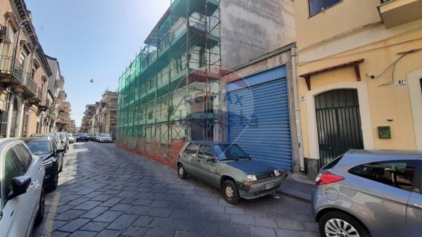 negozio in vendita a Catania in zona Ognina