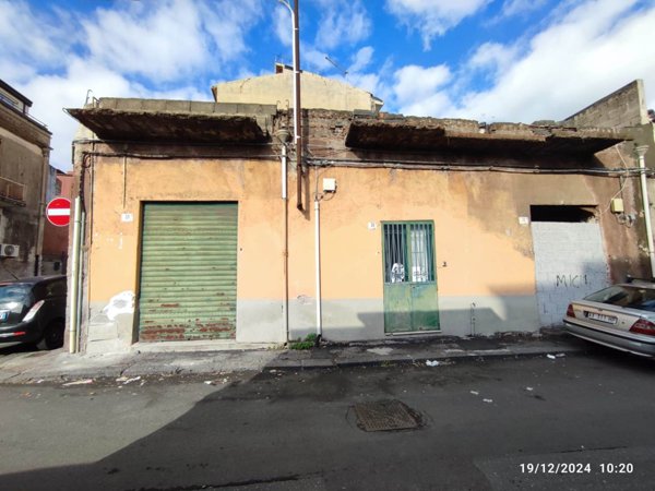 appartamento in vendita a Catania in zona Picanello