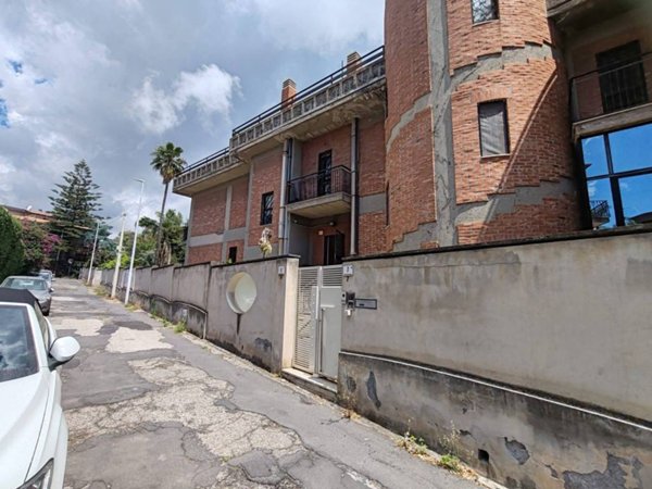 casa indipendente in vendita a Catania in zona Canalicchio