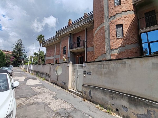 casa indipendente in vendita a Catania in zona Canalicchio