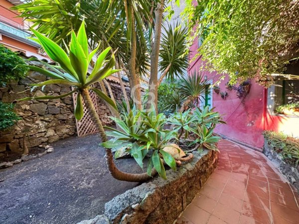 casa indipendente in vendita a Catania