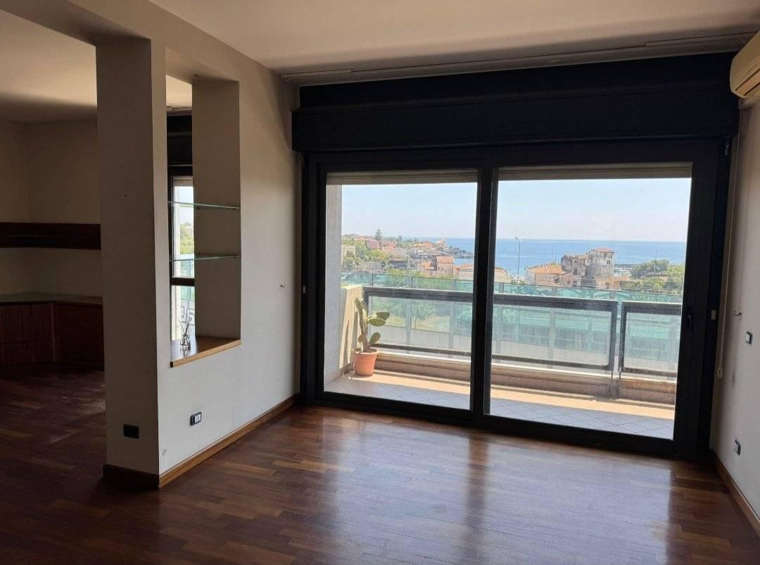 appartamento in vendita a Catania in zona Ognina