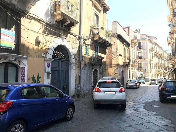 locale commerciale in vendita a Catania in zona Centro Storico