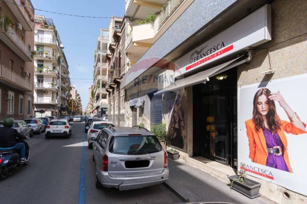 locale commerciale in vendita a Catania