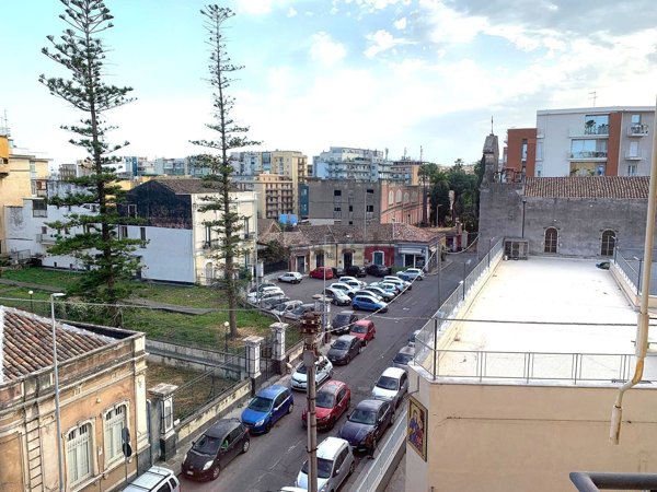appartamento in vendita a Catania in zona Picanello