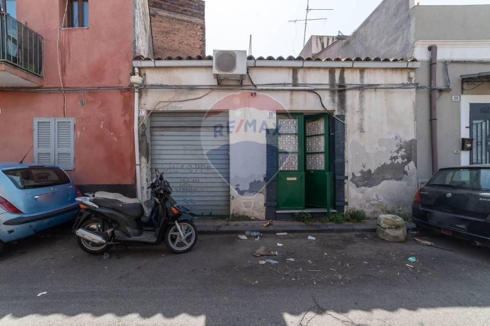 casa indipendente in vendita a Catania in zona Centro Storico
