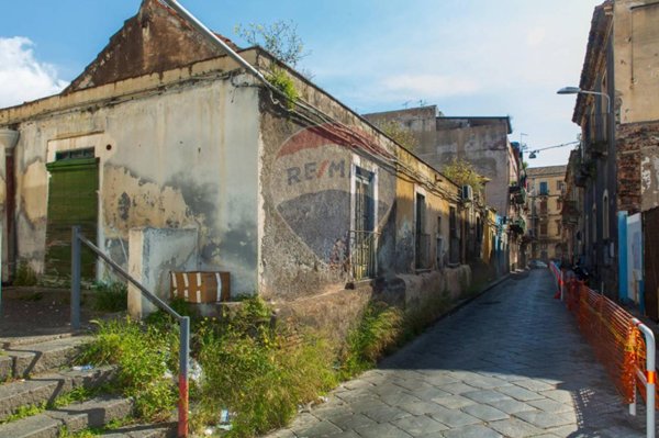 casa semindipendente in vendita a Catania in zona Centro Storico