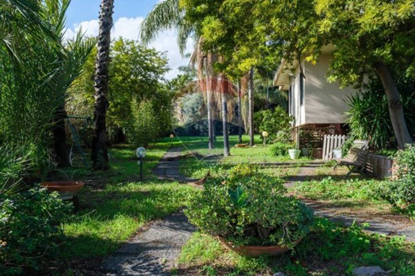 casa indipendente in vendita a Catania in zona Centro Storico
