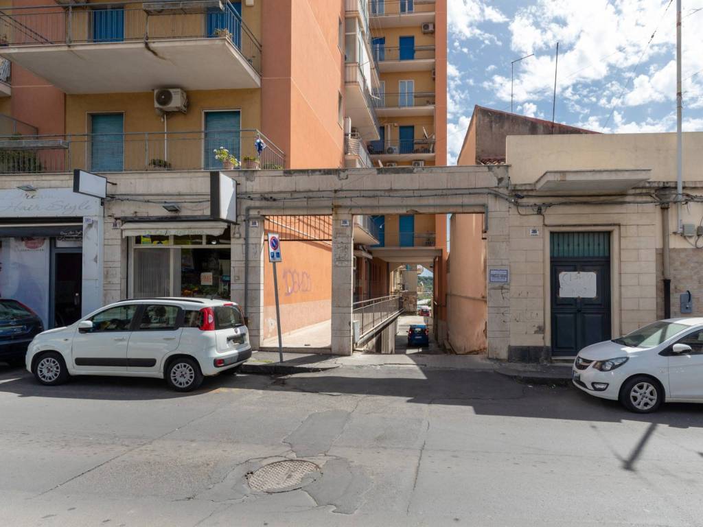 appartamento in vendita a Catania in zona Barriera del Bosco