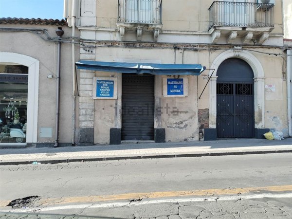 negozio in vendita a Catania in zona Centro Storico