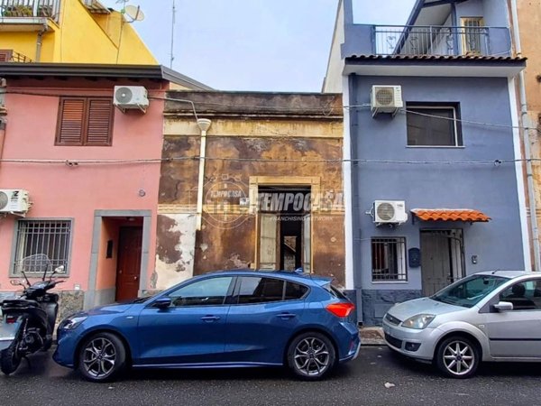 appartamento in vendita a Catania in zona Picanello