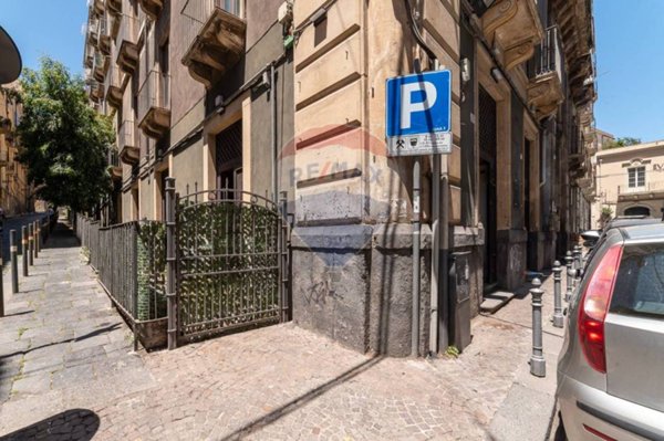 locale commerciale in vendita a Catania in zona Centro Storico